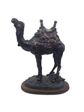 Camel Dromadaire Figurine Dezine Faux Bronze Resin Sculpture Wood Base Nativity